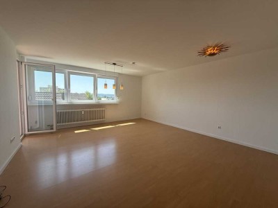 SCHÖNE 4-ZIMMER ETAGENWOHNUNG IM HAGENBACHER RING MIT GARGENSTELLPLATZ