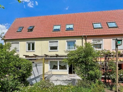 Schönes Reihenmittelhaus mit Garten und Garage im Regensburger Süden