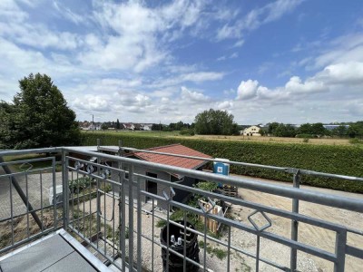 Wohnung mit Balkon - Neubau in 2022 - 1.OG mit traumhaftem Ausblick in ruhiger Lage