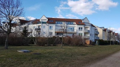 Helle und moderne 2-Zimmer-Wohnung mit Balkon, Einbauküche & Stellplatz in Lindenthal