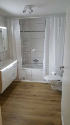 Moderne Souterrain Wohnung