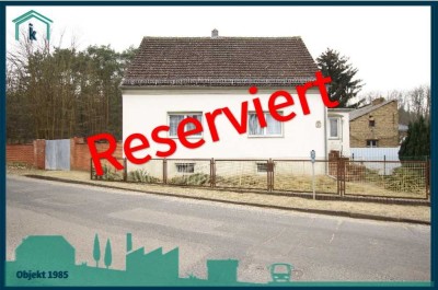 Reserviert! Einfamilienhaus mit Nebengebäude auf großem Grundstück