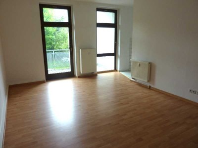 WOW! - Tolle Wohnung in bester Lage mit Balkon, Laminat und PKW-SP
