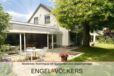 Modernes und weitläufiges Wohnhaus mit wunderschönem Südgarten und Doppelgarage in Top-Lage!