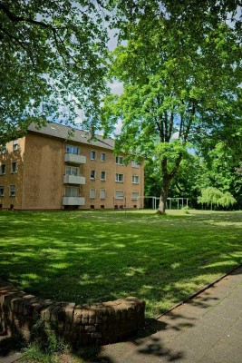 Helle kleine 2 ZKB Wohnung mit Balkon, 2. Etage, renoviert