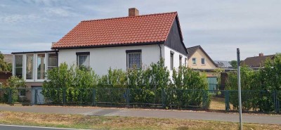 Wohnhaus auf dem Dorf mit Scheune, Garten, Innhof