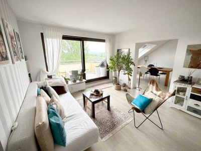 Helle, grosszügige, gepflegte Maisonettewohnung, grosse Loggia, Taunusblick, Tiefgaragenstellplatz