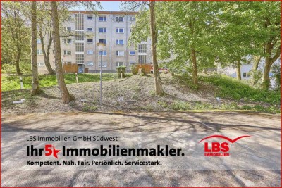 Attraktive 2 Zimmer Wohnung mit Balkon, Garage und 2 KFZ Stellplätzen.