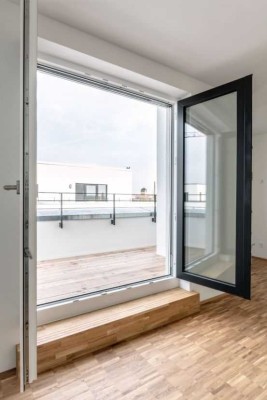 // Ab 01.07.2025 - Lindenauer Hafen - Penthousewohnung mit Terrasse //