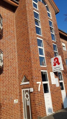 Kleine 2-Zimmer-Wohnung mit Einbauküche!