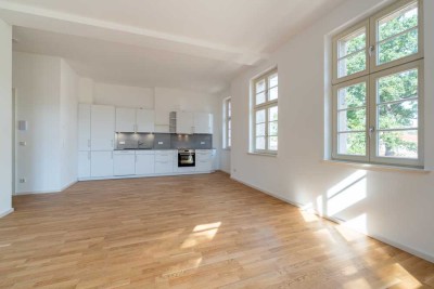 Moderne 2-Raum-Wohnung im wunderschönen Altbau