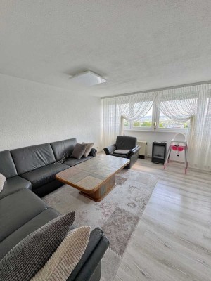 Schöne 4,5 Zimmer-Wohnung im obersten Stockwerk - Atemberaubende Aussicht, ideal für die Familie und