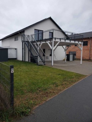 Freundliche 4-Zimmer-DG-Wohnung mit Dachterrasse und Garten in Pettstadt