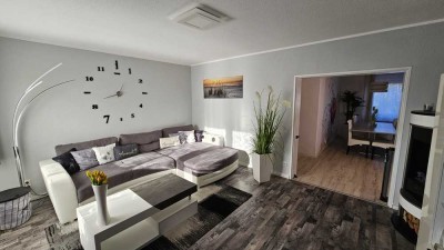 Attraktive und modernisierte 6-Raum-Wohnung mit gehobener Innenausstattung mit EBK in Wilhelmshaven