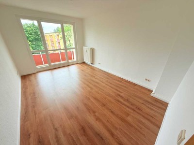 Ruhige Balkon-Wohnung in Brandenburg! **Besichtigung: Di. 03.06. um 20:10 Uhr**