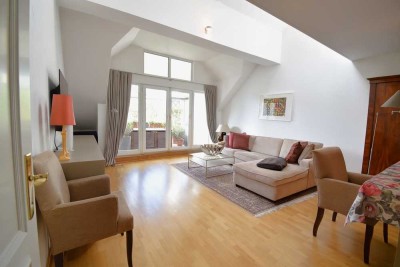Exklusive 3-Zi. Maisonette Nähe Schloss Heltorf. Galerie. 2 Loggien. Ruhige Lage. TG-Stellplatz.