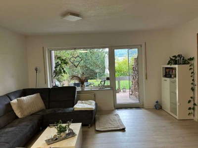 Sonnige 4-Zimmer Erdgeschoßwohnung mit überdachter Terrasse und Garten