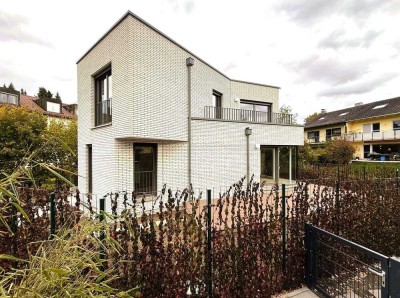 ***Edle, freistehende Stadtvilla mit Tiefgarage in Bestlage Dachau Süd***