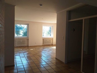 Freundliche 3,5-Zimmer-Wohnung mit Balkon