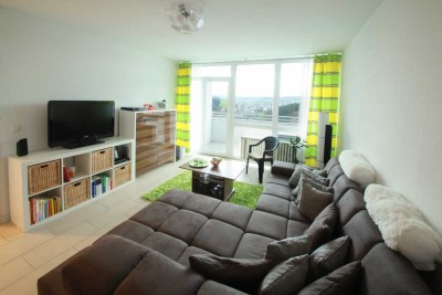 Sehr schöne 2 ZKB Wohnung mit Balkon