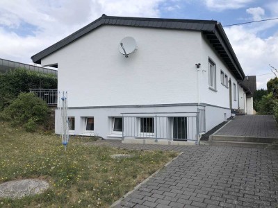 Kernsaniertes, freistehendes EFH mit ausgebautem Ug,