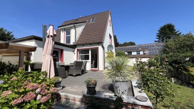Kapitalanlage und Zuhause zugleich: Ein- bis Zwei-Familienhaus mit zwei Ferienwohnungen in Top-Lage!