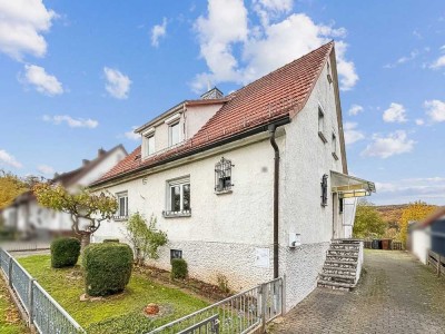 Viel Platz für Ideen: Zwei Haushälften mit vielen Möglichkeiten in Battenberg