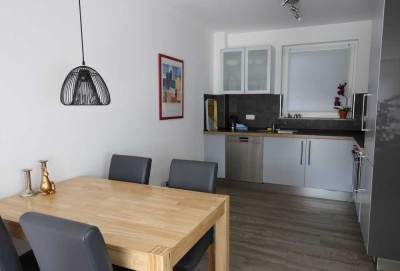 Stilvoll möblierte 2-Raum-Erdgeschosswohnung mit kleiner Terrasse und EBK in Lüneburg