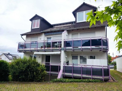 Schönes DG-Single - Appartment 2ZKB- Loggia in gepflegter Wohneinheit