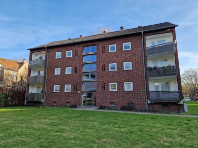 Modernisierte 2,5 Zimmer Wohnung mit Balkon und Fußbodenheizung