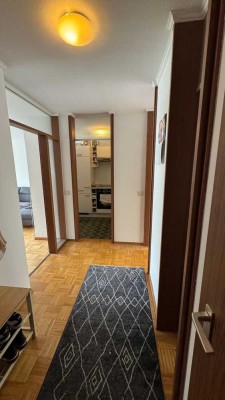 Voll möblierte 2-Zimmer-Wohnung mit Balkon und Einbauküche