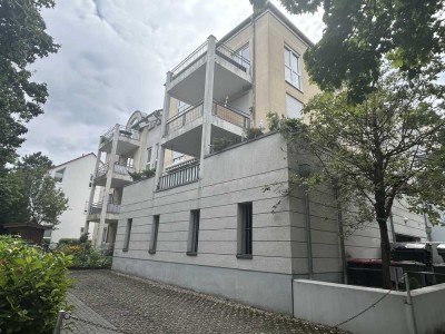 Stilvolle, gepflegte 2 Zimmer Wohnung mit Blick ins Grüne