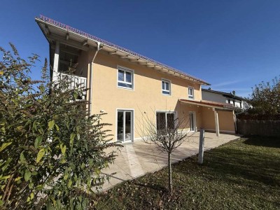 Idyllisches Einfamilienhaus in Tittmoning – Wohlfühlen auf höchstem Niveau im „Hüttenthaler Feld“