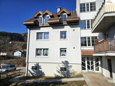 Sonnige 3-Zimmer-Wohnung mit Carport und Grünblick