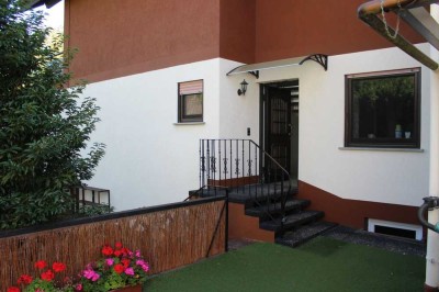 Großzügiges Massivhaus mit Gartenidylle, Terrasse & Balkon – flexibel als Ein- oder Zweifamilienhaus