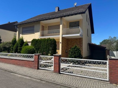 Geräumiges Einfamilienhaus in guter Lage der Stadt Ramstein