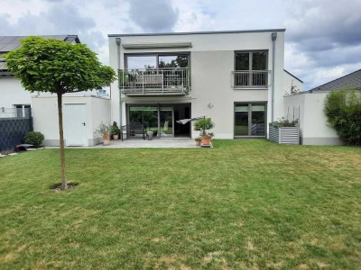 Erdgeschoss, Südgarten, 3 Zimmer, Wohnk., Bad, WC, Wärmepumpe, Kühlung, ruhige Lage, Garage