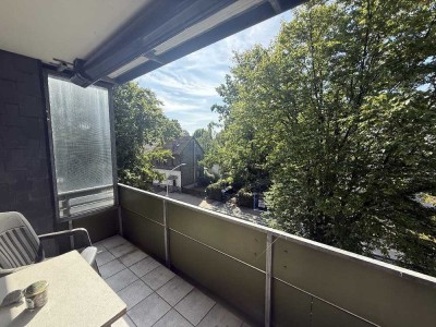 JA, zur 3-Zimmer-Eigentumswohnung mit Aufzug, Einbauküche und 2 Balkonen in Solingen-Wald!