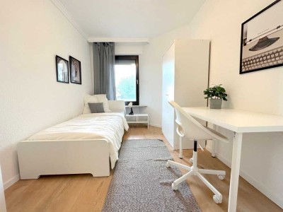 � Zimmer frei in moderner 3er-WG – Homburger Landstraße 689, Frankfurt am Main!