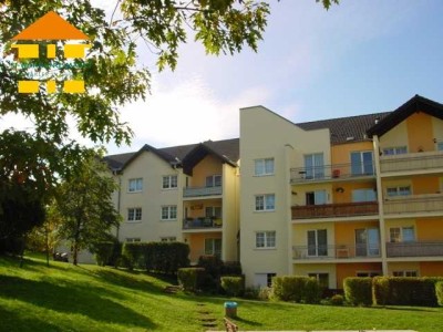 Familien aufgepasst - 4-Raum-Wohnung mit Balkon, 2 Bädern und Stellplatz in Bernsbach!