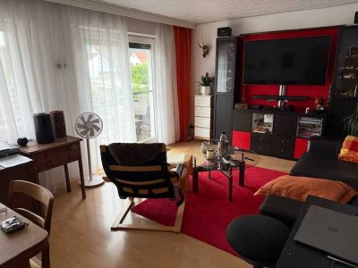 Helle 3 Zimmer Wohnung mit Balkon und Gartenmitbenutzung