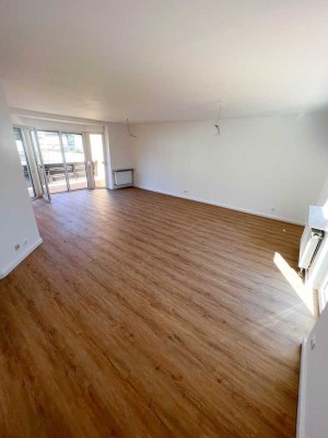 Luxuriöse 3-Zimmer-Wohnung mit 2 Balkonen und EBK in Welschneudorf