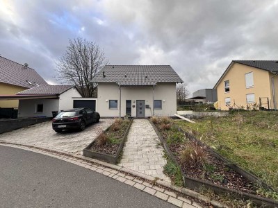 Modernes Einfamilienhaus mit großzügigem Grundstück in Windhagen