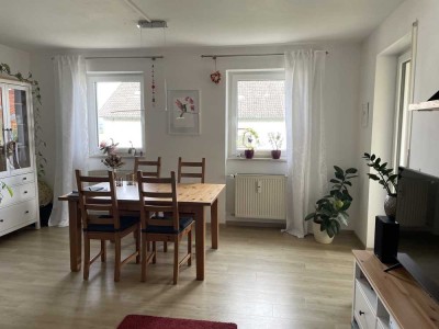 Bitte Mailanfragen: Absolut ruhige 3 Zimmer-Wohnung in einem eleganten 6-Fam-Haus in Regendorf