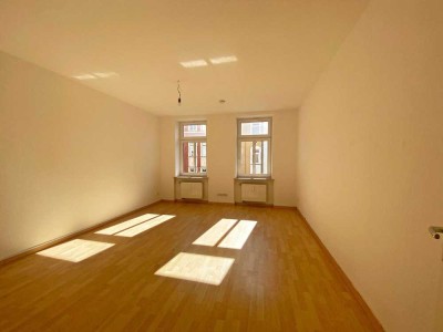 ***Helle geräumige 3-Raum-Wohnung in Bernsdorf-Chemnitz***