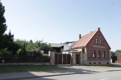 "Bock" auf Dorf, Wohnhaus Denkmal (115 m²) + ehem. Tischler-Werkstatt+ Hof+ Garten+ Areal 615 m² ?