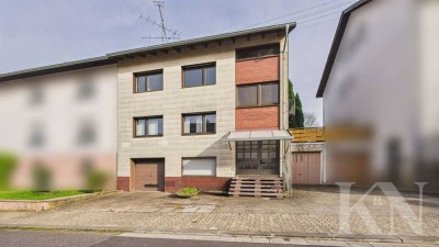 Vielseitiges Zweifamilienhaus mit großem Potenzial in zentraler Lage von Püttlingen!