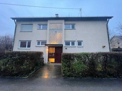 Schöne und Stilvolle, modernisierte 2-Zimmer-Wohnung mit Balkon, Stellplatz und EBK in Ditzingen