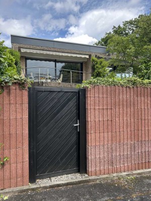 Modernisiertes RMH in exclusiver Lage mit Garten , Balkon und EBK in Mülheim  Menden., erbpachtgrund