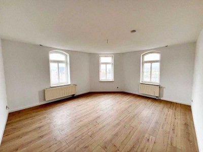 "Aufgefrischt und Einzugsbereit - 2-Zimmer-Wohnung mit Dachboden zu vermieten"